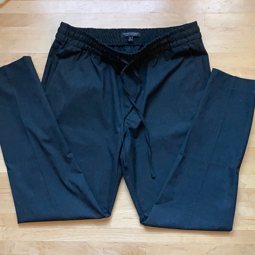Banana Republic Men’s Athletic Tapered Fit Pant